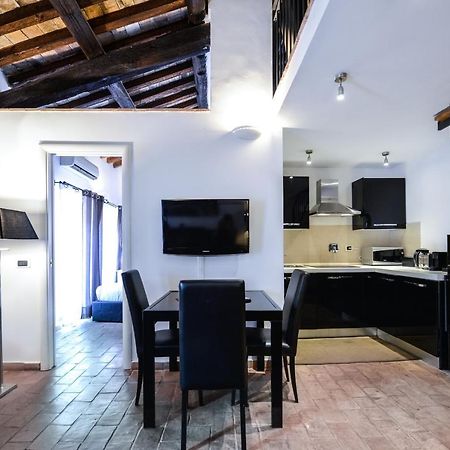 Ibernesi - Charming Apartment At The Roman Forums ภายนอก รูปภาพ