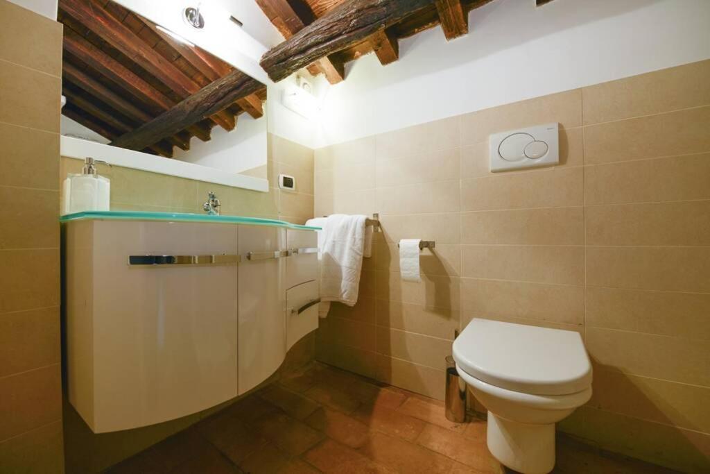 Ibernesi - Charming Apartment At The Roman Forums ภายนอก รูปภาพ