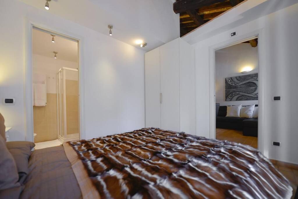 Ibernesi - Charming Apartment At The Roman Forums ภายนอก รูปภาพ