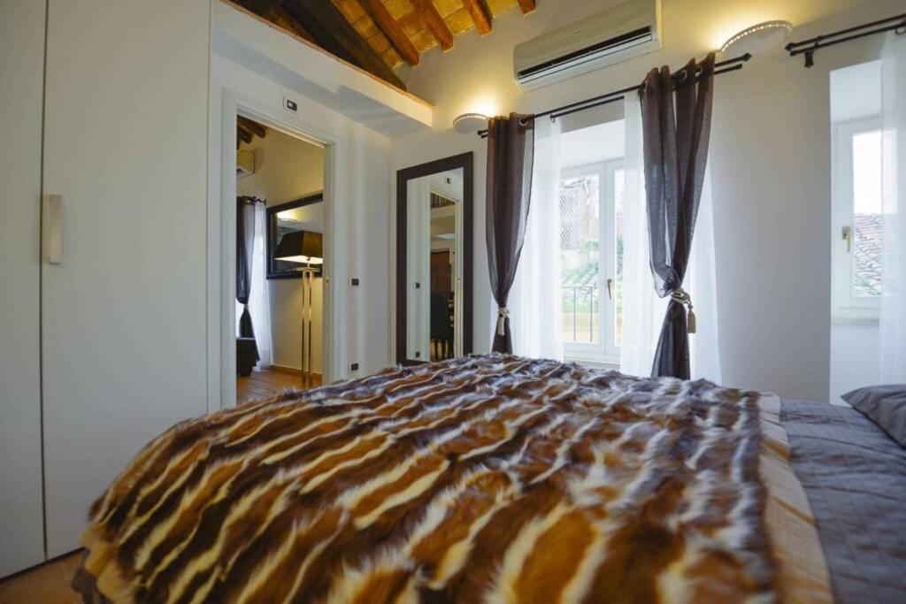 Ibernesi - Charming Apartment At The Roman Forums ภายนอก รูปภาพ