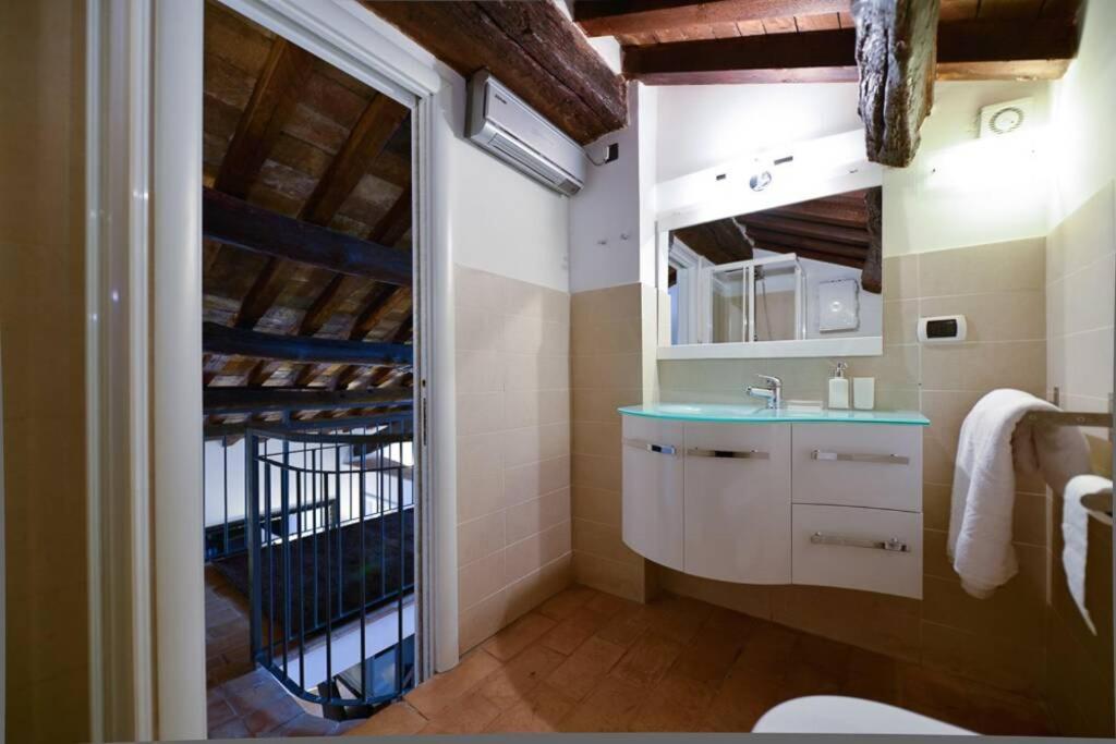 Ibernesi - Charming Apartment At The Roman Forums ภายนอก รูปภาพ