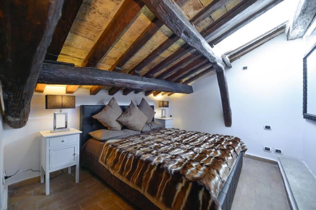 Ibernesi - Charming Apartment At The Roman Forums ภายนอก รูปภาพ