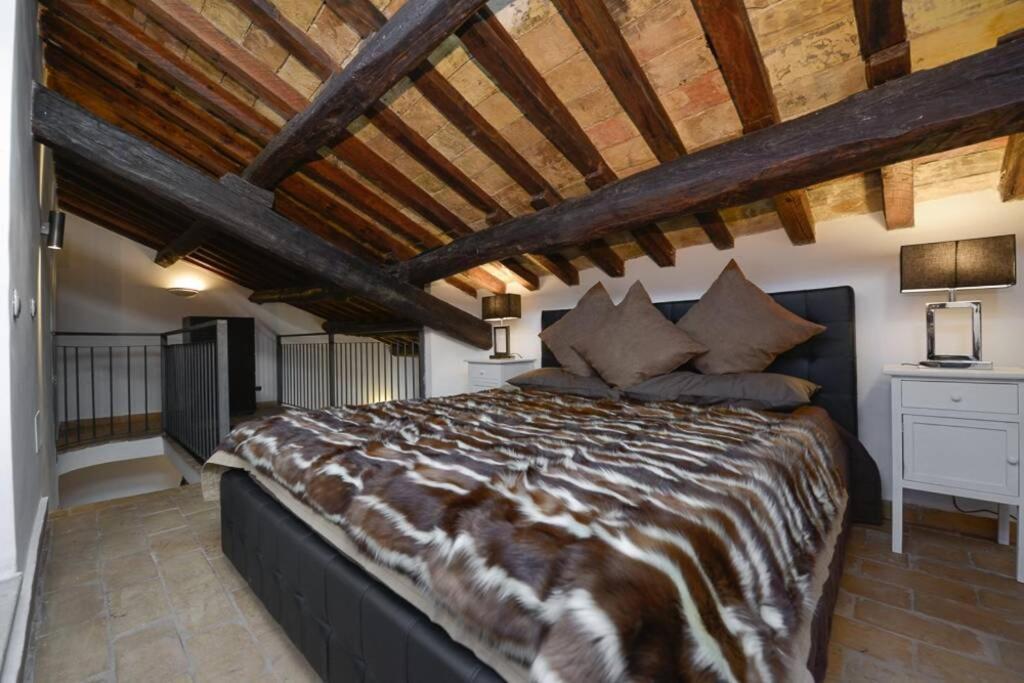 Ibernesi - Charming Apartment At The Roman Forums ภายนอก รูปภาพ