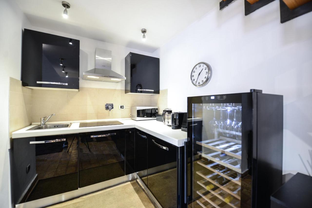 Ibernesi - Charming Apartment At The Roman Forums ภายนอก รูปภาพ